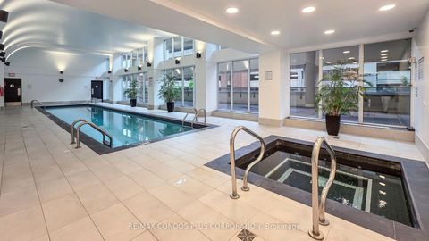 Photo 9 at 808 - 750 Bay Street, Bay Street Corridor, Toronto
