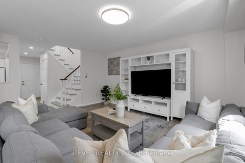 Photo 4 at 7 Penton Drive, West Bayfield, Barrie