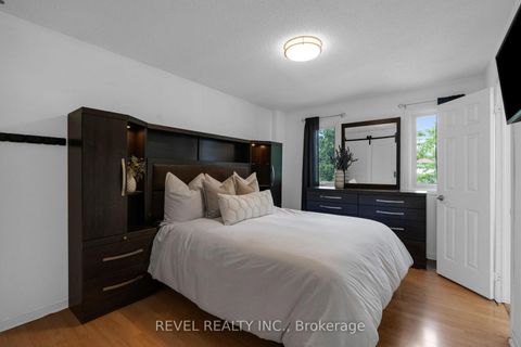 Photo 16 at 7 Penton Drive, West Bayfield, Barrie
