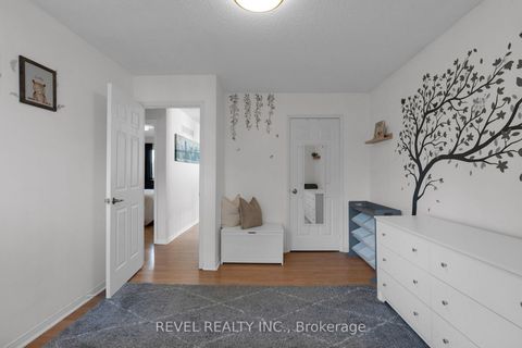 Photo 20 at 7 Penton Drive, West Bayfield, Barrie