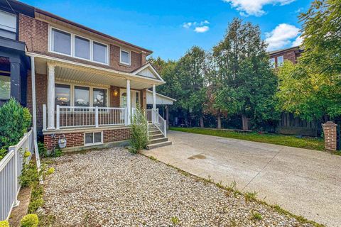 Photo 2 at 3 Hilldale Road, Smythe, Toronto