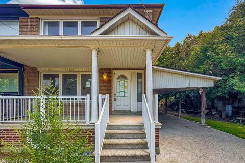 Photo 3 at 3 Hilldale Road, Smythe, Toronto
