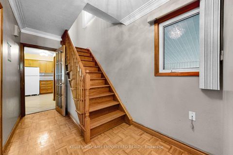 Photo 4 at 3 Hilldale Road, Smythe, Toronto