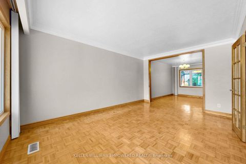 Photo 7 at 3 Hilldale Road, Smythe, Toronto