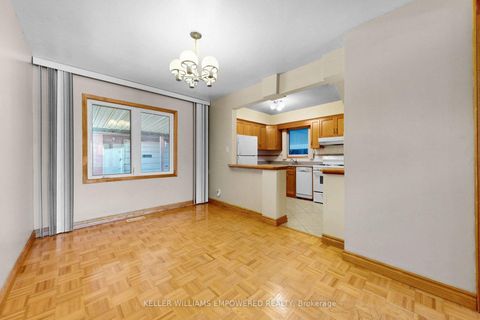 Photo 10 at 3 Hilldale Road, Smythe, Toronto