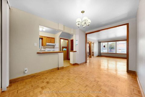 Photo 11 at 3 Hilldale Road, Smythe, Toronto
