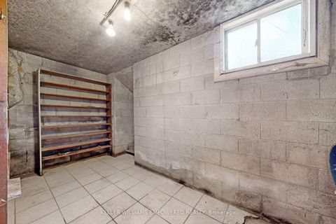 Photo 34 at 3 Hilldale Road, Smythe, Toronto