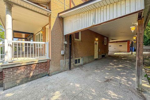 Photo 35 at 3 Hilldale Road, Smythe, Toronto