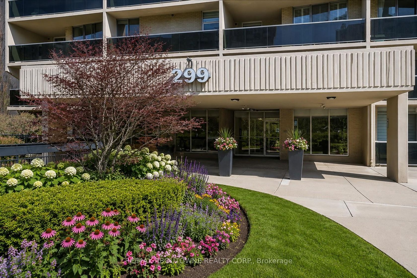1801 - 299 Mill Road, Markland Wood, Toronto 