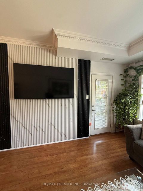 Photo 9 at 102 - 9901 Keele Street, Maple, Vaughan