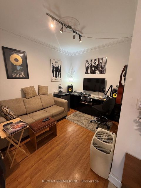 Photo 10 at 102 - 9901 Keele Street, Maple, Vaughan