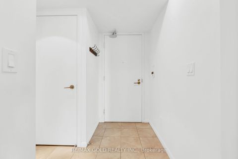 Photo 6 at 1357 - 209 Fort York Boulevard, Niagara, Toronto