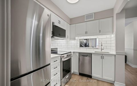 Photo 13 at 209 - 2470 Eglinton Avenue W, Greenbrook, Toronto