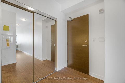 Photo 3 at 3307 - 21 Iceboat Terrace, Waterfront Communities C1, Toronto