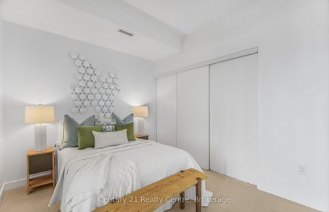 Photo 9 at 3307 - 21 Iceboat Terrace, Waterfront Communities C1, Toronto