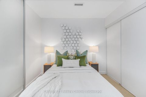 Photo 10 at 3307 - 21 Iceboat Terrace, Waterfront Communities C1, Toronto