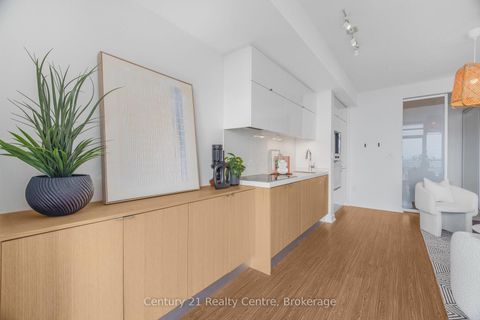 Photo 17 at 3307 - 21 Iceboat Terrace, Waterfront Communities C1, Toronto