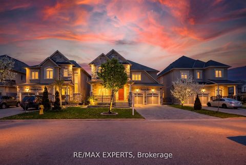 Photo 2 at 74 Dunrobin Crescent, Kleinburg, Vaughan