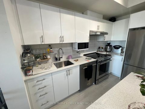 Photo 8 at 925 - 9000 Jane Street, Vellore Village, Vaughan