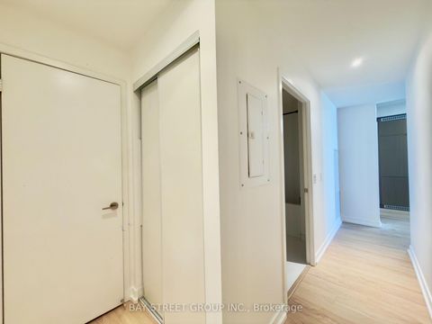 Photo 3 at 1119 - 20 Edward Street, Bay Street Corridor, Toronto