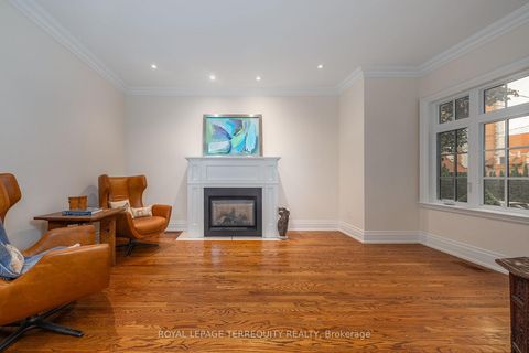 Photo 4 at 329 Walmer Road, Casa Loma, Toronto
