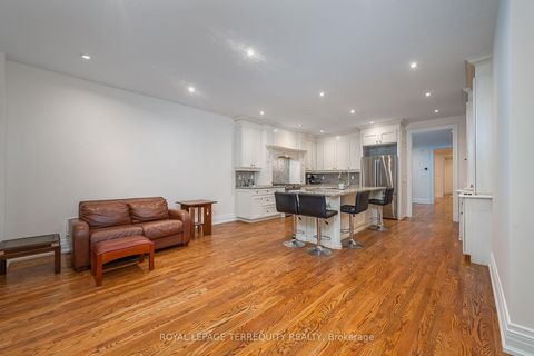 Photo 16 at 329 Walmer Road, Casa Loma, Toronto
