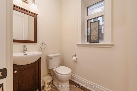 Photo 17 at 329 Walmer Road, Casa Loma, Toronto
