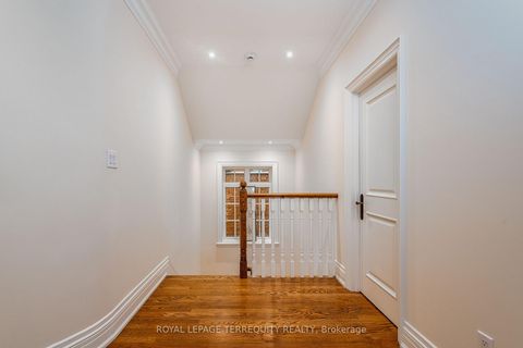 Photo 19 at 329 Walmer Road, Casa Loma, Toronto