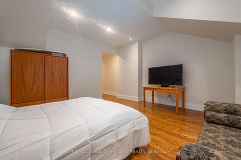 Photo 22 at 329 Walmer Road, Casa Loma, Toronto