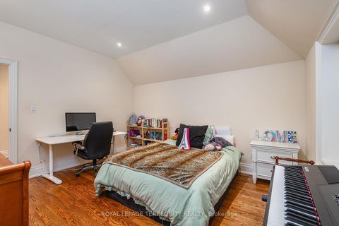 Photo 32 at 329 Walmer Road, Casa Loma, Toronto