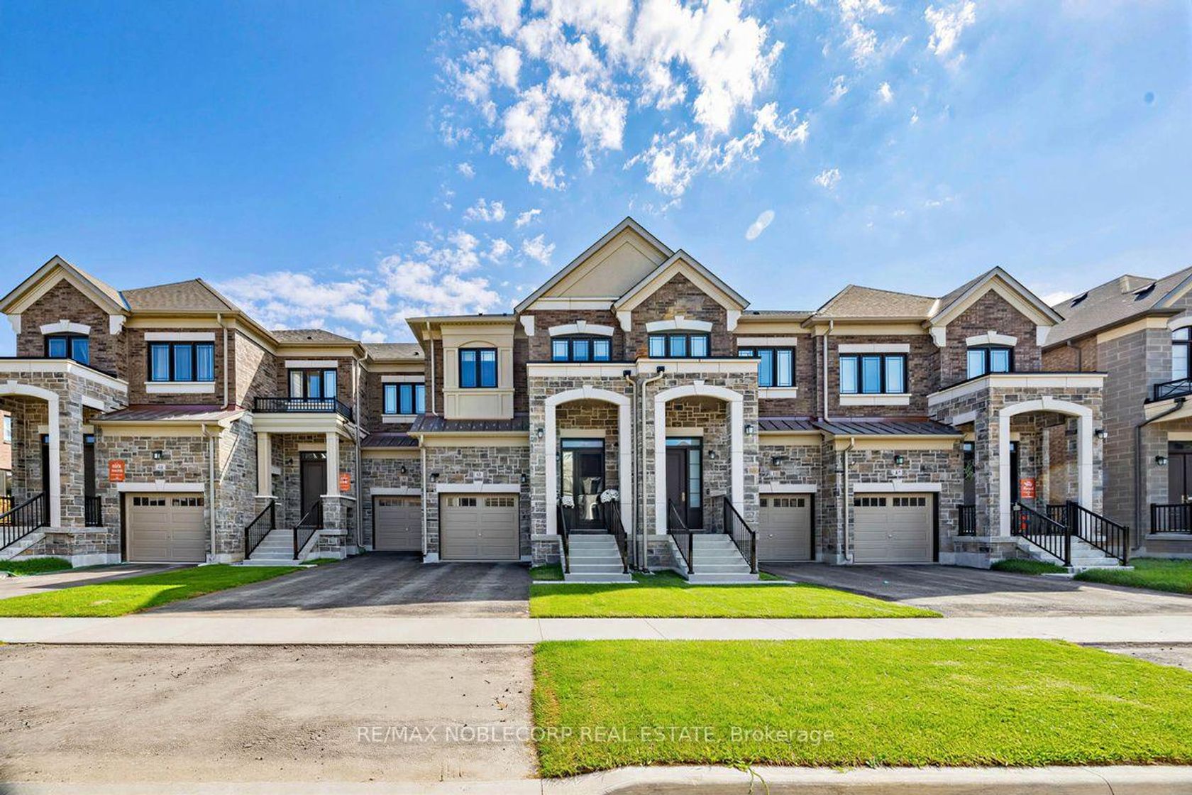 55 Gambetta Road, Vellore Village, Vaughan photo number 2