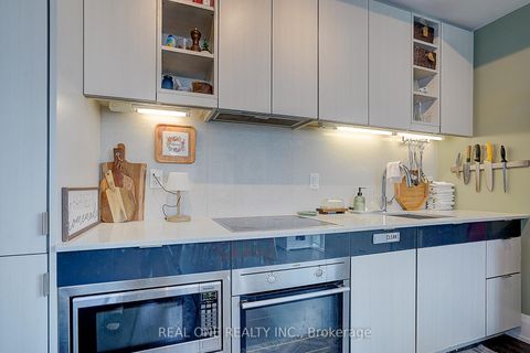 Photo 15 at 0915 - 101 Erskine Avenue, Mount Pleasant West, Toronto