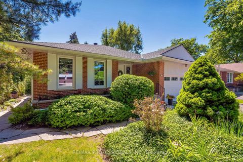 Photo 1 at 17 Clearside Place, Markland Wood, Toronto