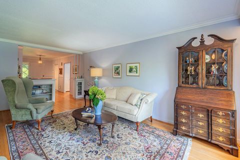 Photo 8 at 17 Clearside Place, Markland Wood, Toronto