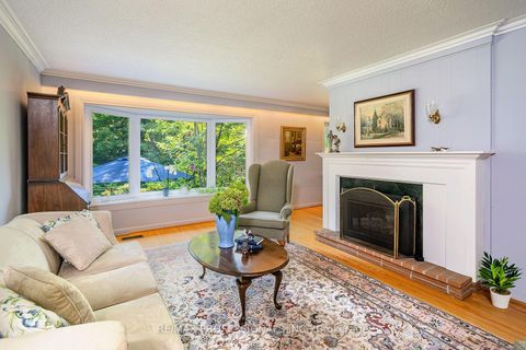 Photo 9 at 17 Clearside Place, Markland Wood, Toronto