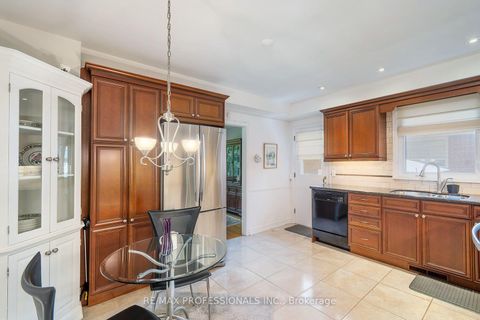 Photo 11 at 17 Clearside Place, Markland Wood, Toronto