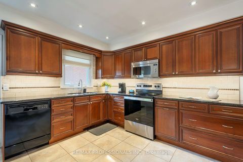 Photo 12 at 17 Clearside Place, Markland Wood, Toronto
