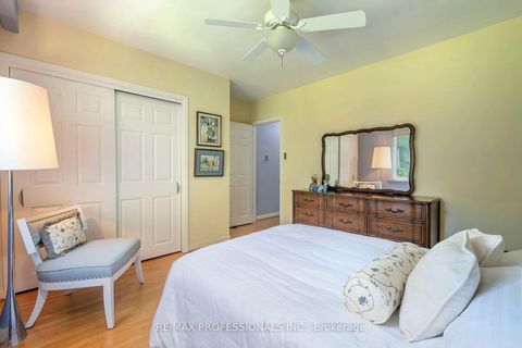 Photo 17 at 17 Clearside Place, Markland Wood, Toronto