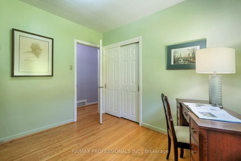 Photo 19 at 17 Clearside Place, Markland Wood, Toronto