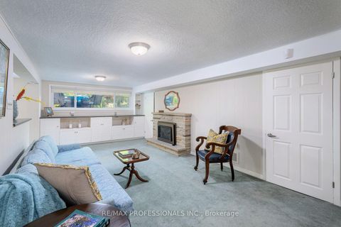 Photo 25 at 17 Clearside Place, Markland Wood, Toronto