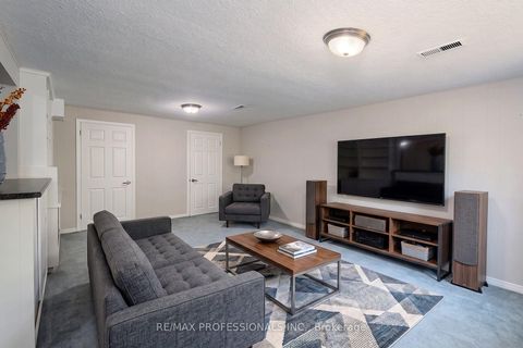 Photo 26 at 17 Clearside Place, Markland Wood, Toronto