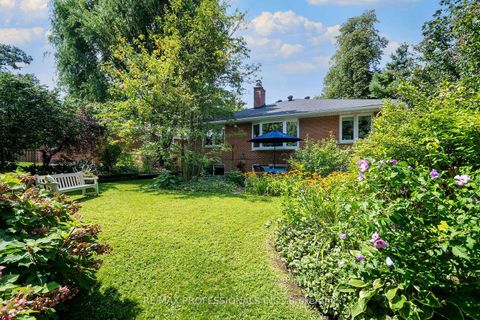 Photo 31 at 17 Clearside Place, Markland Wood, Toronto
