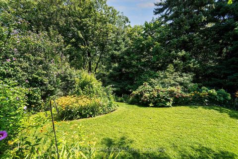 Photo 32 at 17 Clearside Place, Markland Wood, Toronto