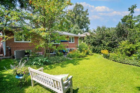 Photo 38 at 17 Clearside Place, Markland Wood, Toronto