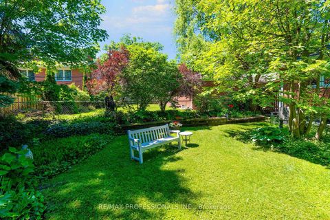 Photo 40 at 17 Clearside Place, Markland Wood, Toronto