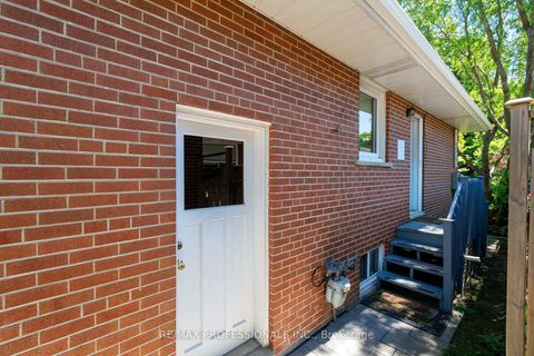 Photo 43 at 17 Clearside Place, Markland Wood, Toronto