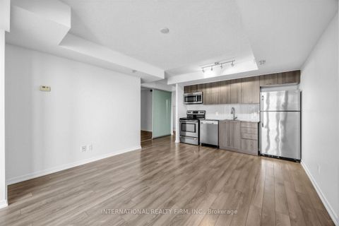 Photo 10 at 516 - 20 Joe Shuster Way, South Parkdale, Toronto
