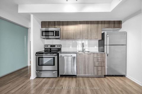 Photo 12 at 516 - 20 Joe Shuster Way, South Parkdale, Toronto
