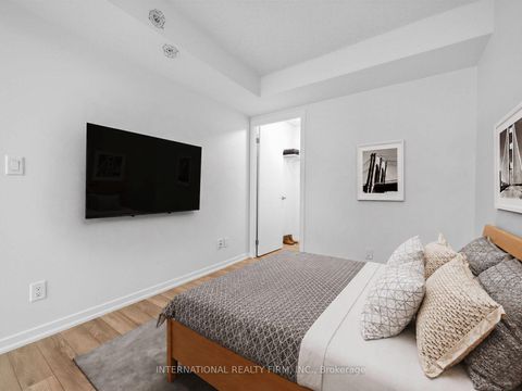 Photo 15 at 516 - 20 Joe Shuster Way, South Parkdale, Toronto