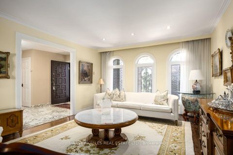 Photo 7 at 30 Coreydale Court, Bathurst Manor, Toronto